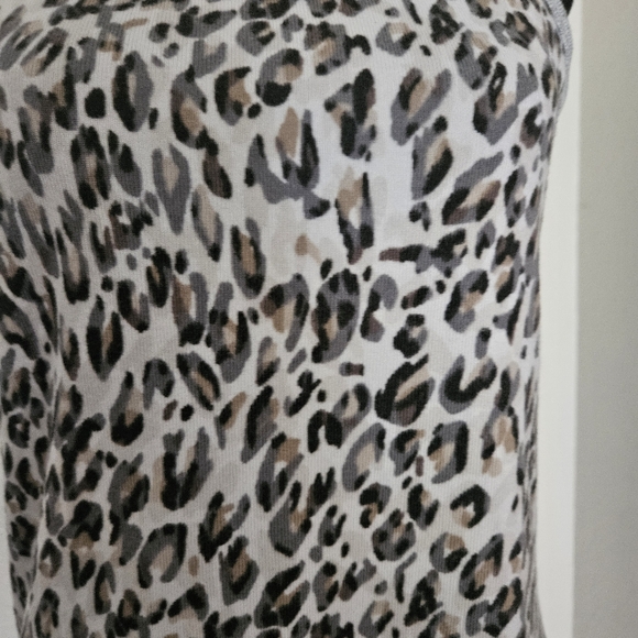 Cheetah Print Sleeves Tank - Picture 3 of 5